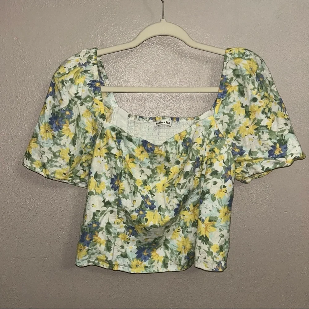 Abercrombie & Fitch Yellow and Blue Floral linen blend puff sleeve croppedBlouse